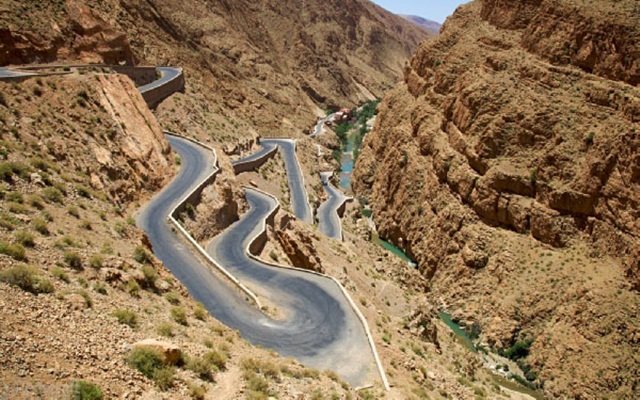 Three Days Tour to Fes Via Desert 